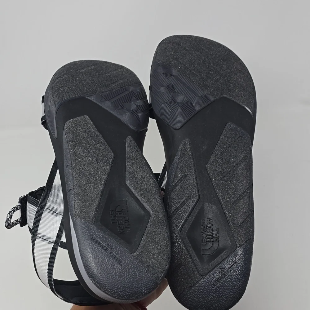 The North Face Skeena Sport Men's Black/Grey Sandals Size 11